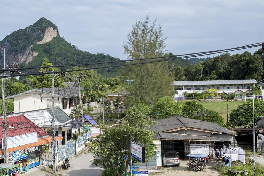 The Lucky Beach Ao Nang Exterior photo